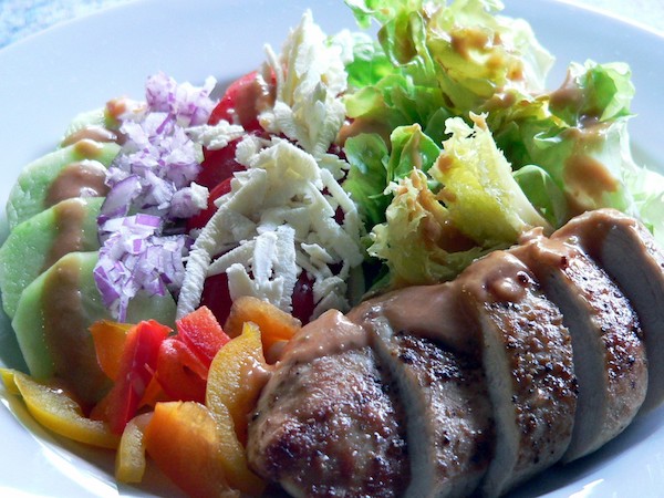 Hähnchenbrust mit Salat